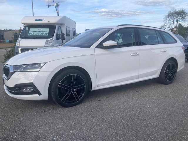 SKODA Octavia Combi 2.0 TDI DSG Style-showroom-element-1
