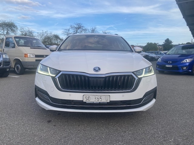 SKODA Octavia Combi 2.0 TDI DSG Style-showroom-element-2