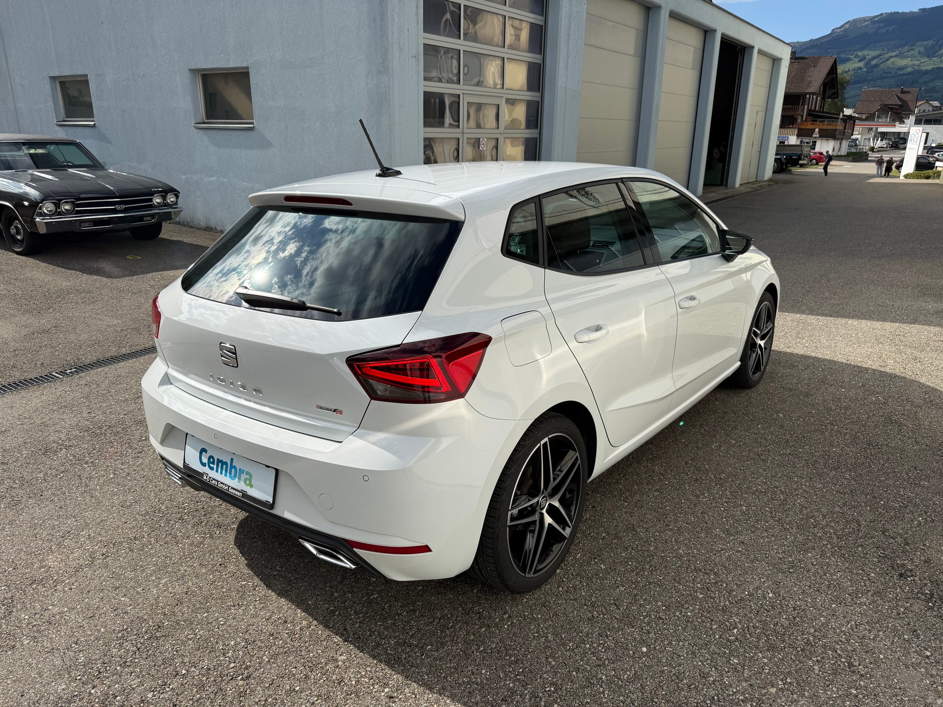 SEAT Ibiza 1.0 EcoTSI DSG Swiss FR-showroom-element-3