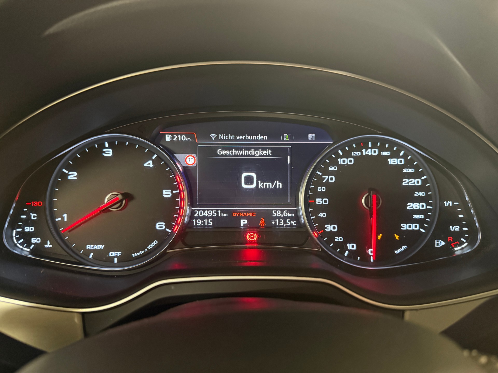 AUDI 3.0 V6 TDI 272 quattro T-Tronic-image-4