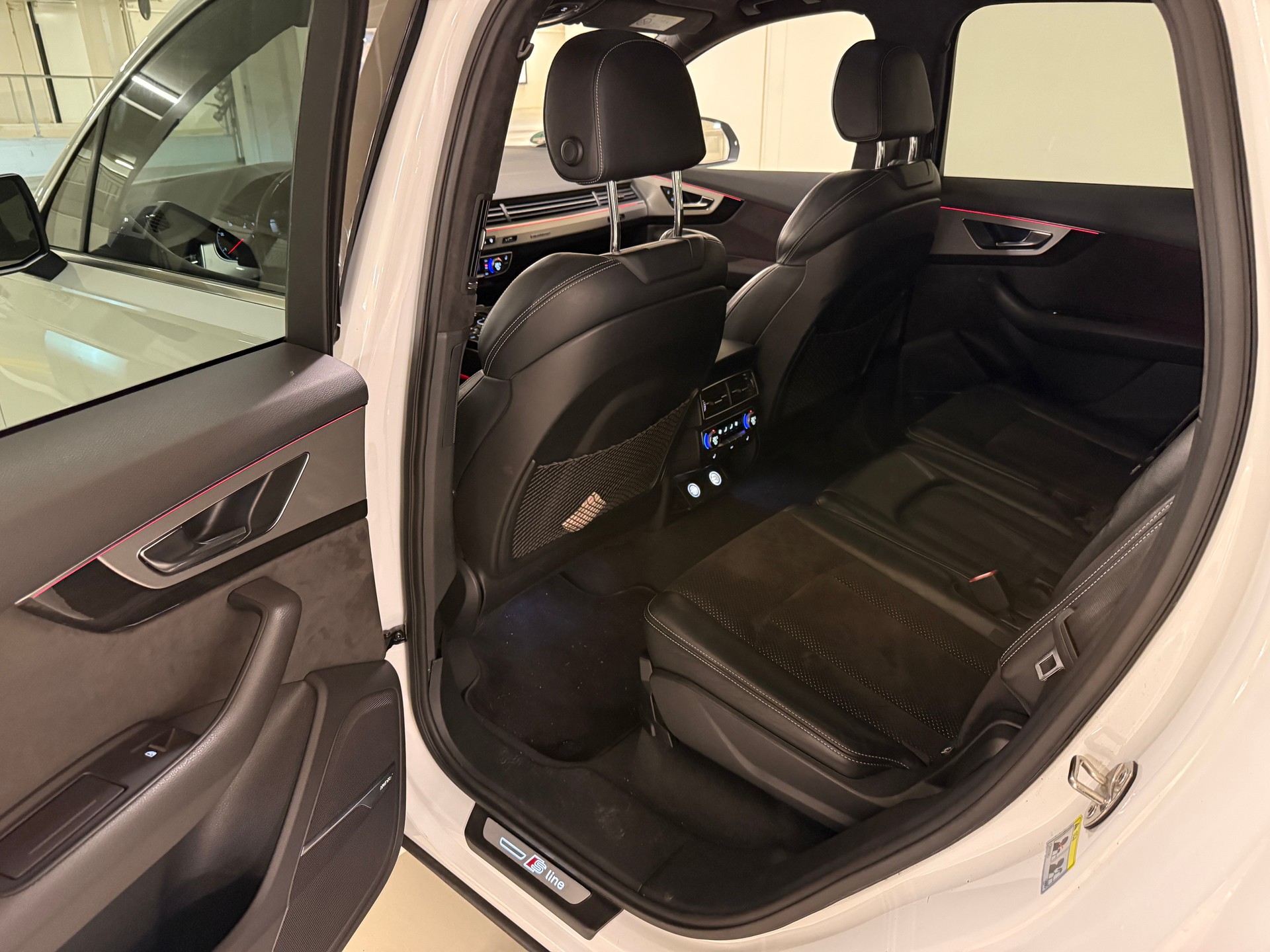 AUDI 3.0 V6 TDI 272 quattro T-Tronic-image-7