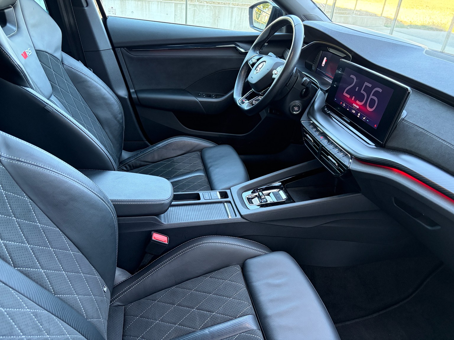 SKODA Octavia Combi 2.0 TDI DSG RS 4x4-image-7