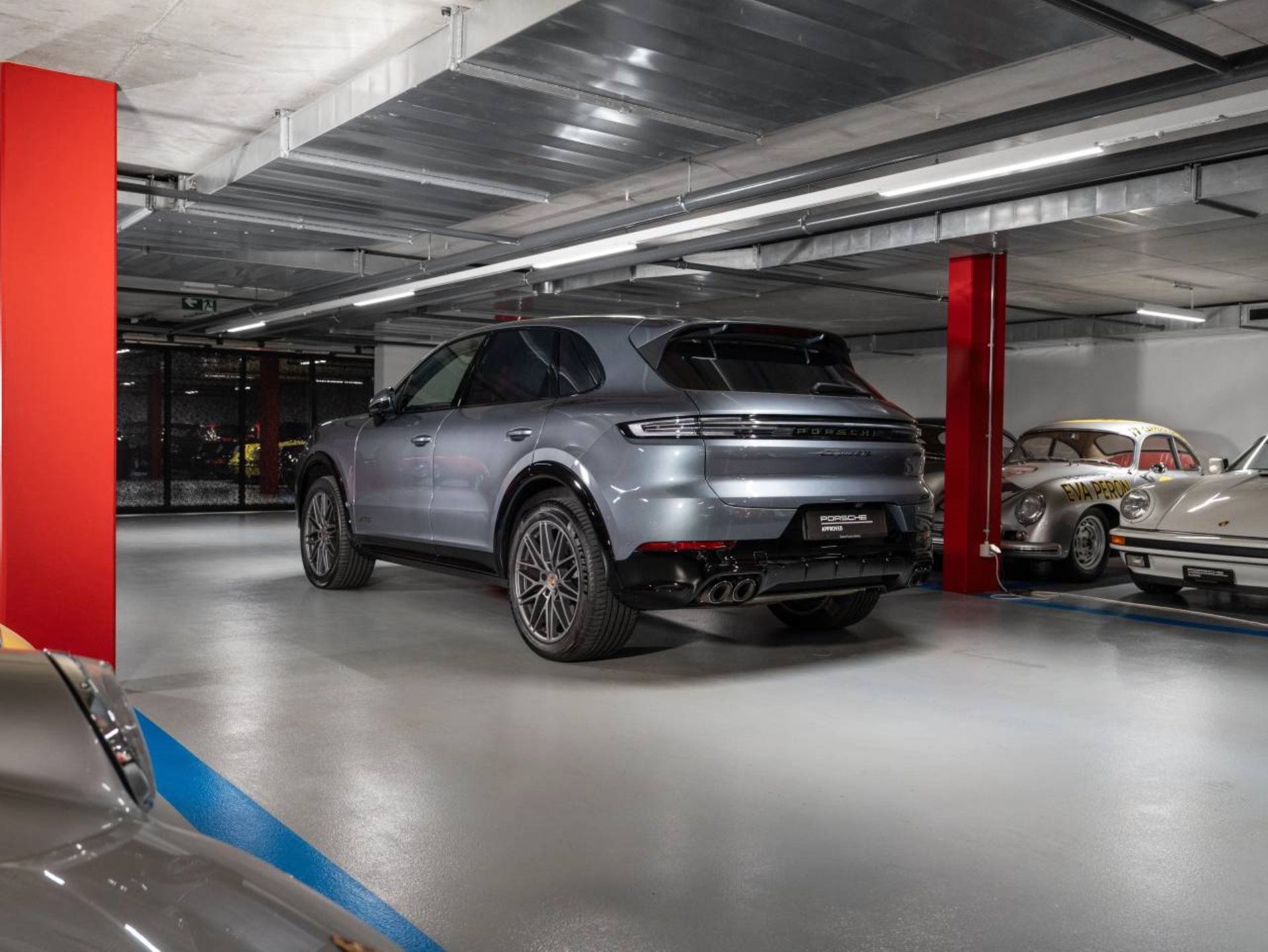 PORSCHE Cayenne GTS-showroom-element-1