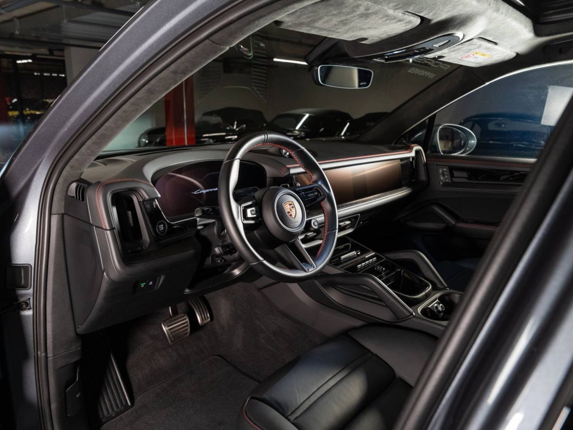 PORSCHE Cayenne GTS-showroom-element-3