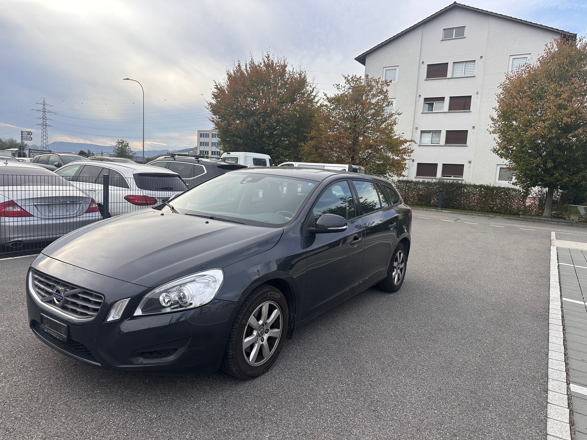 VOLVO V60 T4