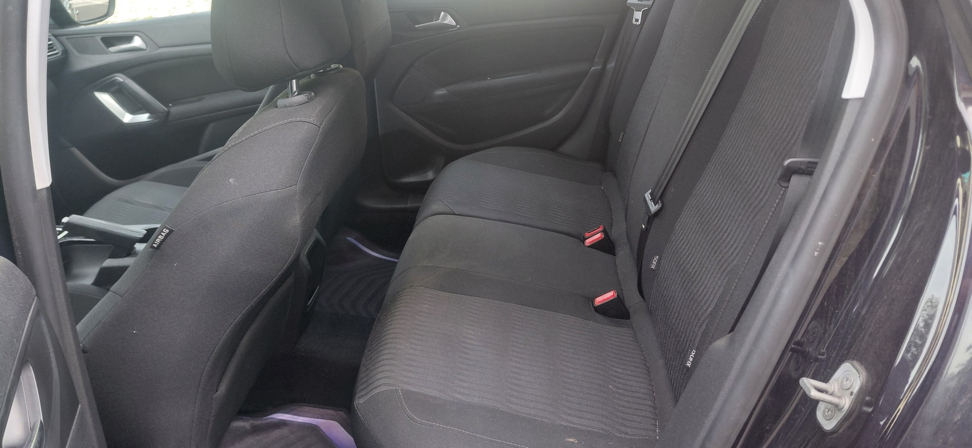 PEUGEOT 308 SW 1.6 BlueHDI Active Automatic-image-9