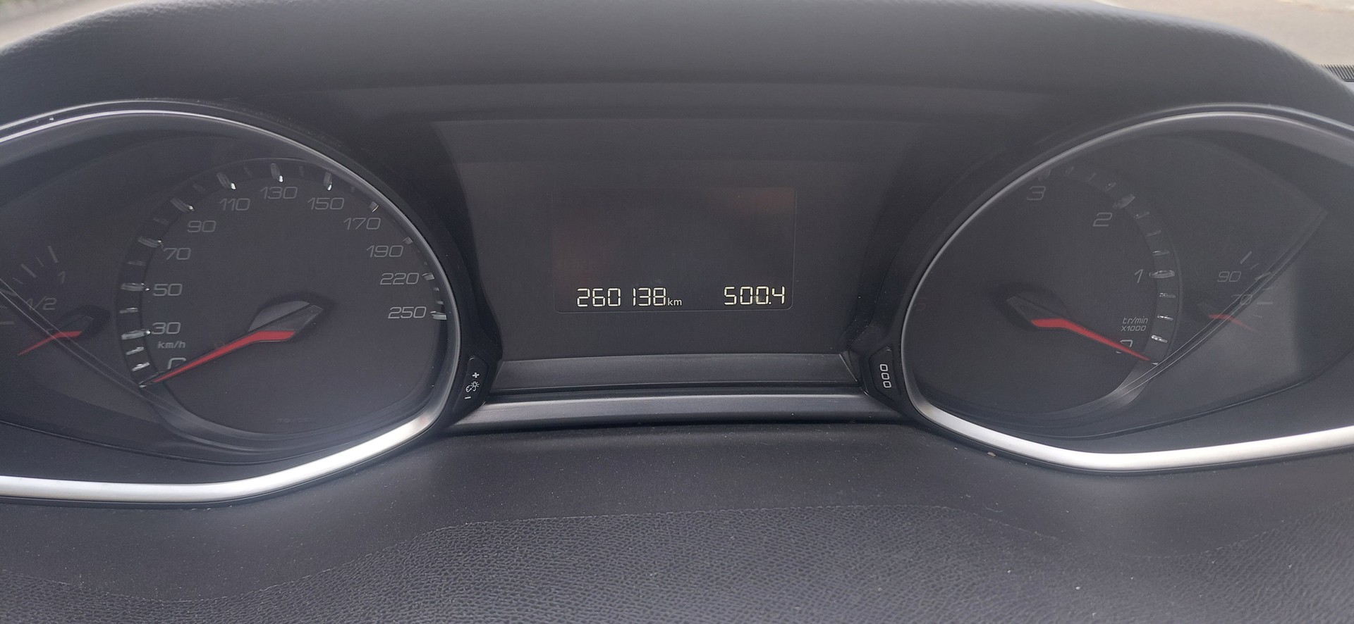 PEUGEOT 308 SW 1.6 BlueHDI Active Automatic-image-12