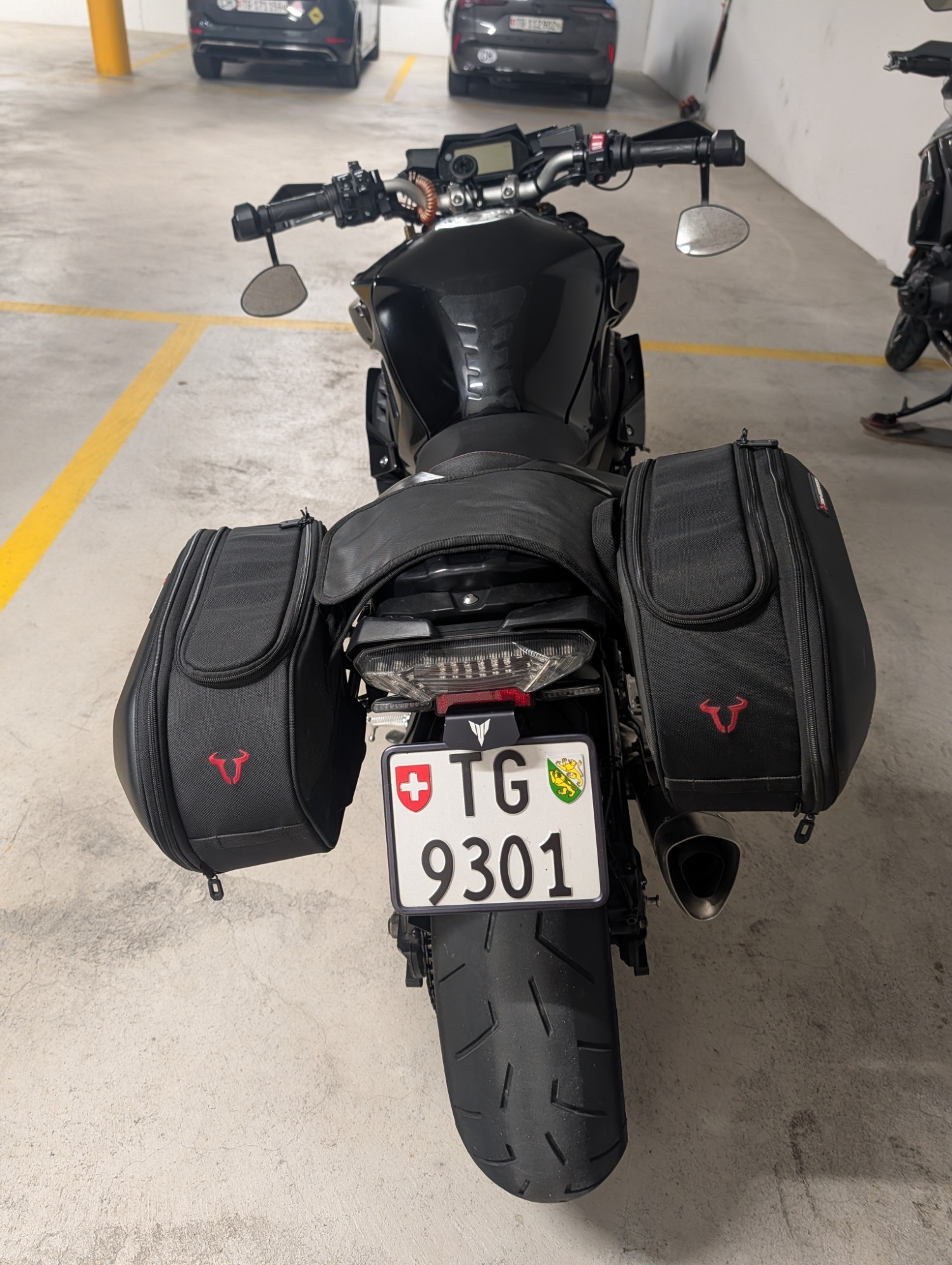 YAMAHA MT-10 ABS-image-3