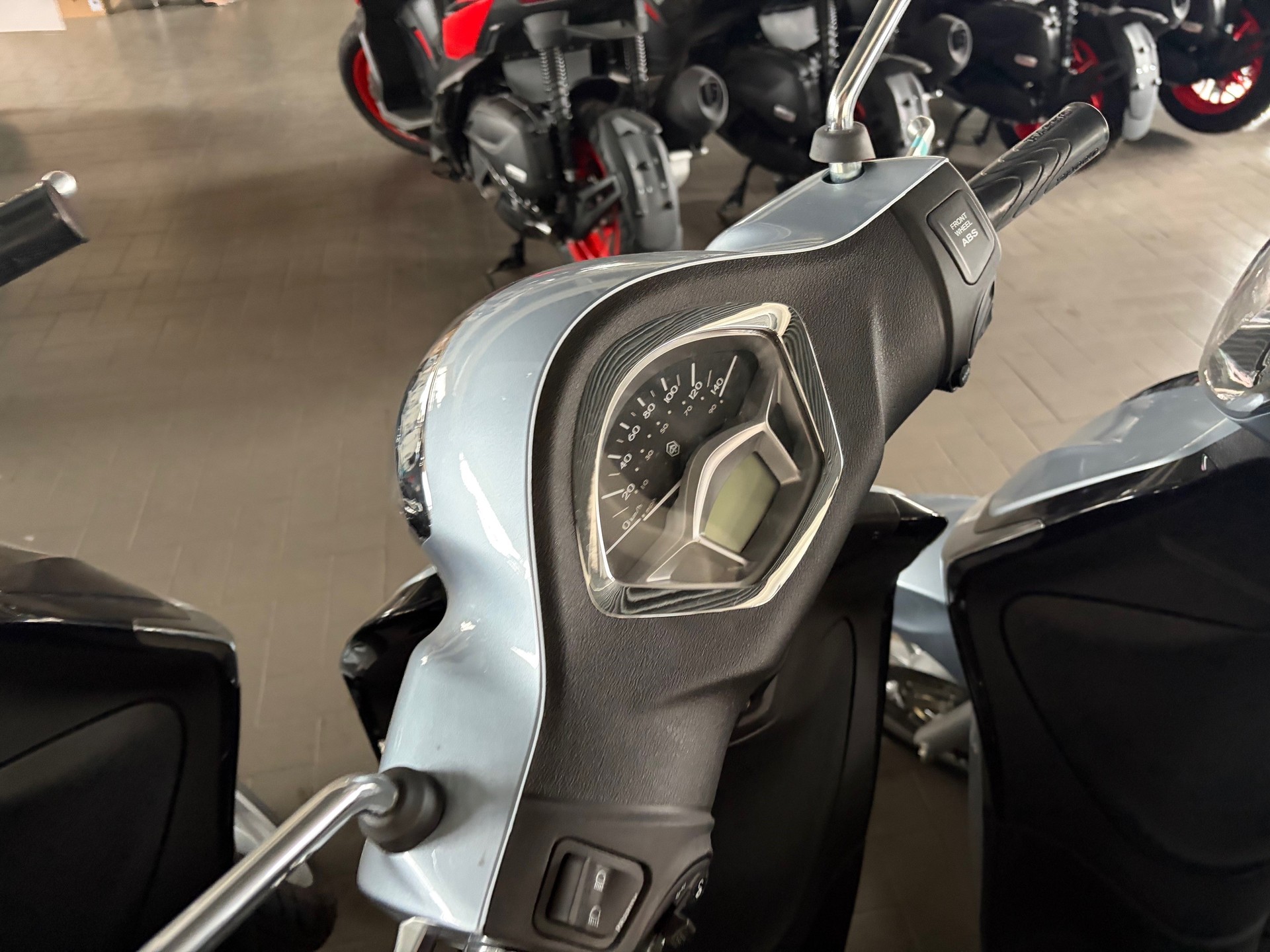PIAGGIO Liberty 125 iGet ABS-image-4