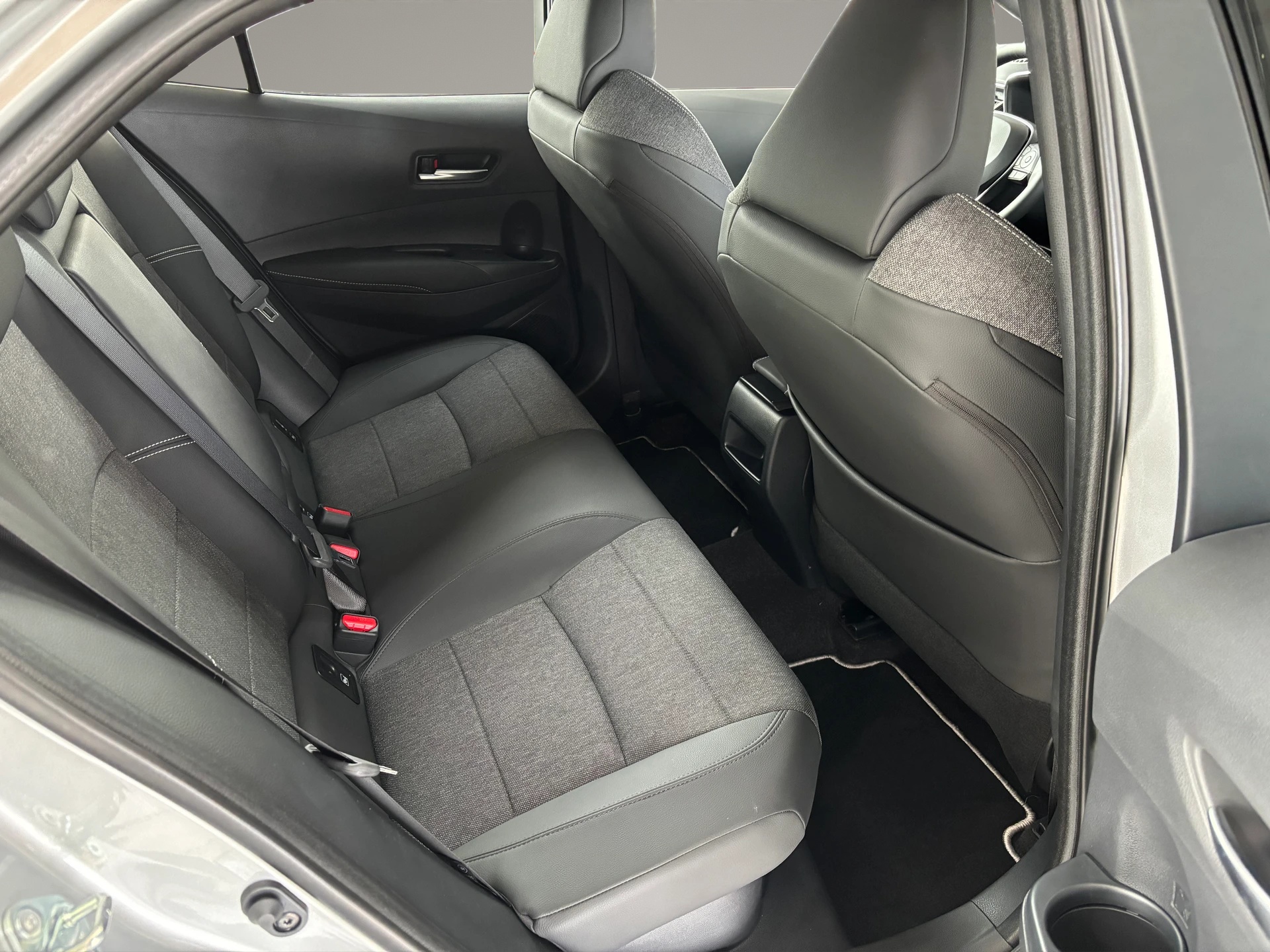 TOYOTA Corolla 1.8 HSD Trend e- CVT-image-11