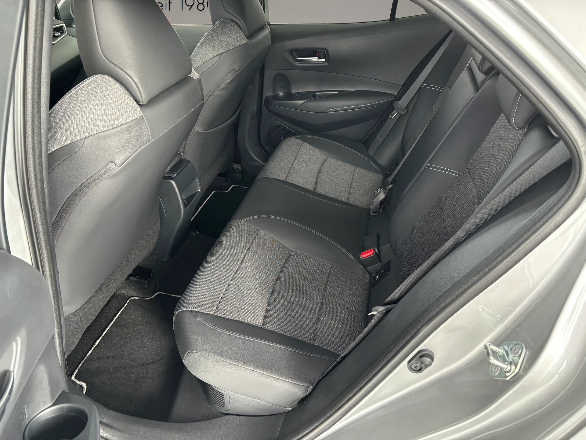 TOYOTA Corolla 1.8 HSD Trend e- CVT-image-10