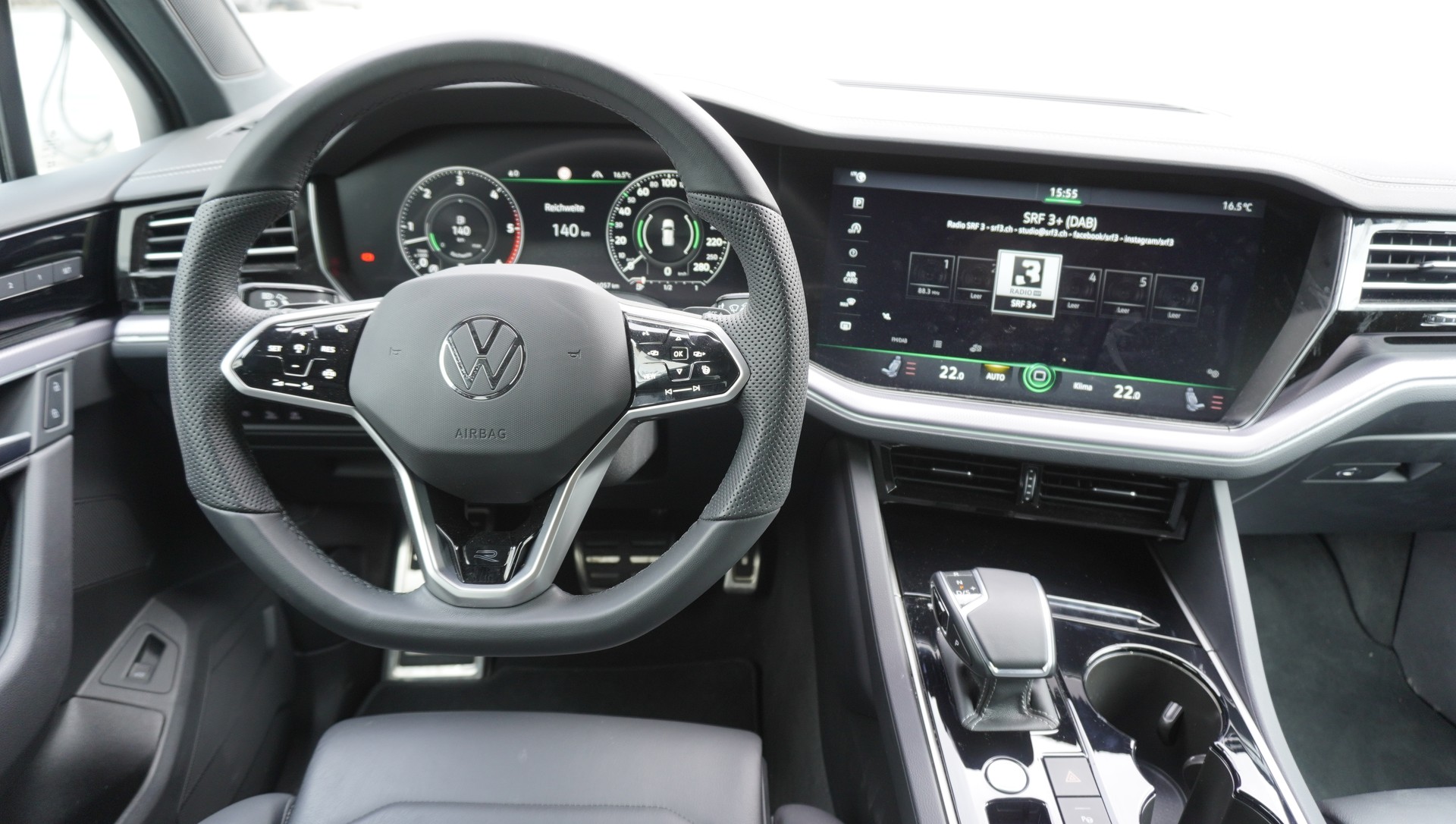VW Touareg 3.0 TDI R Line Tiptronic-image-4