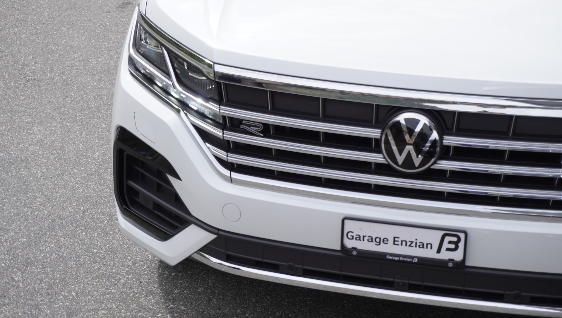VW Touareg 3.0 TDI R Line Tiptronic-image-17