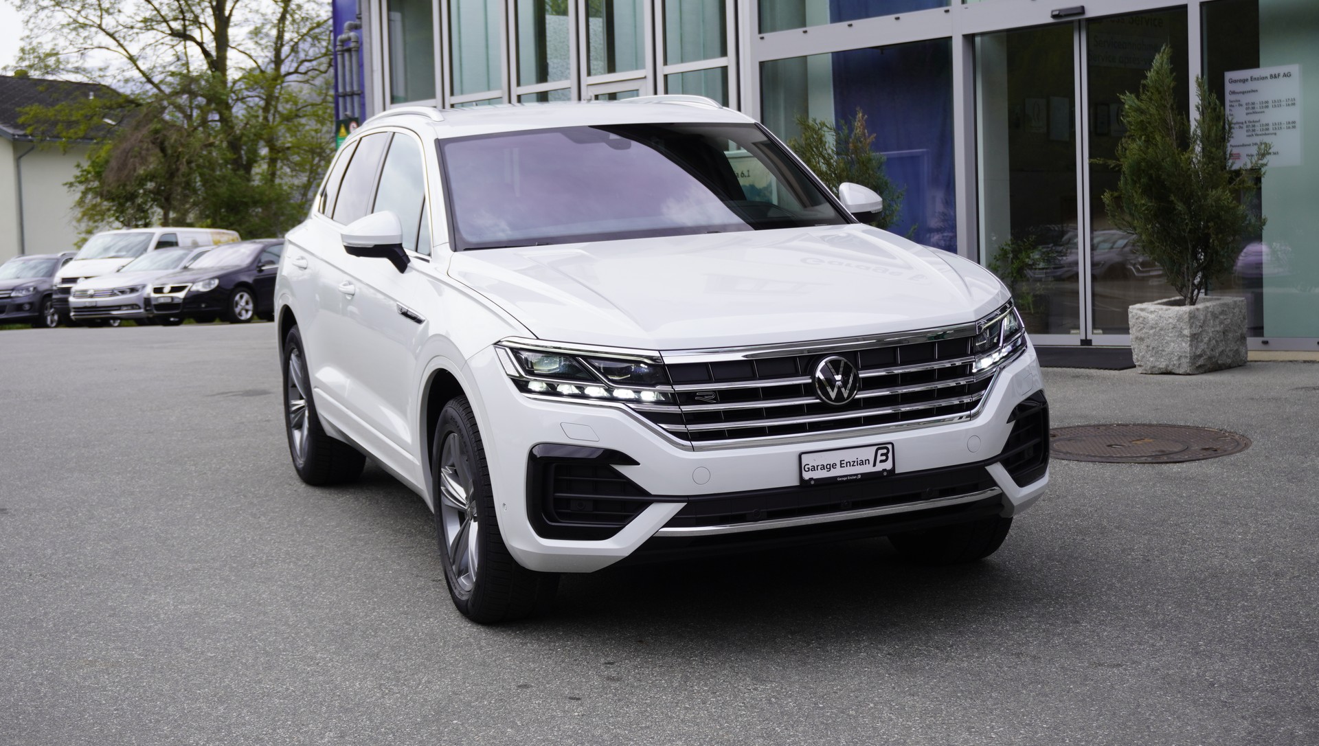 VW Touareg 3.0 TDI R Line Tiptronic-image-15