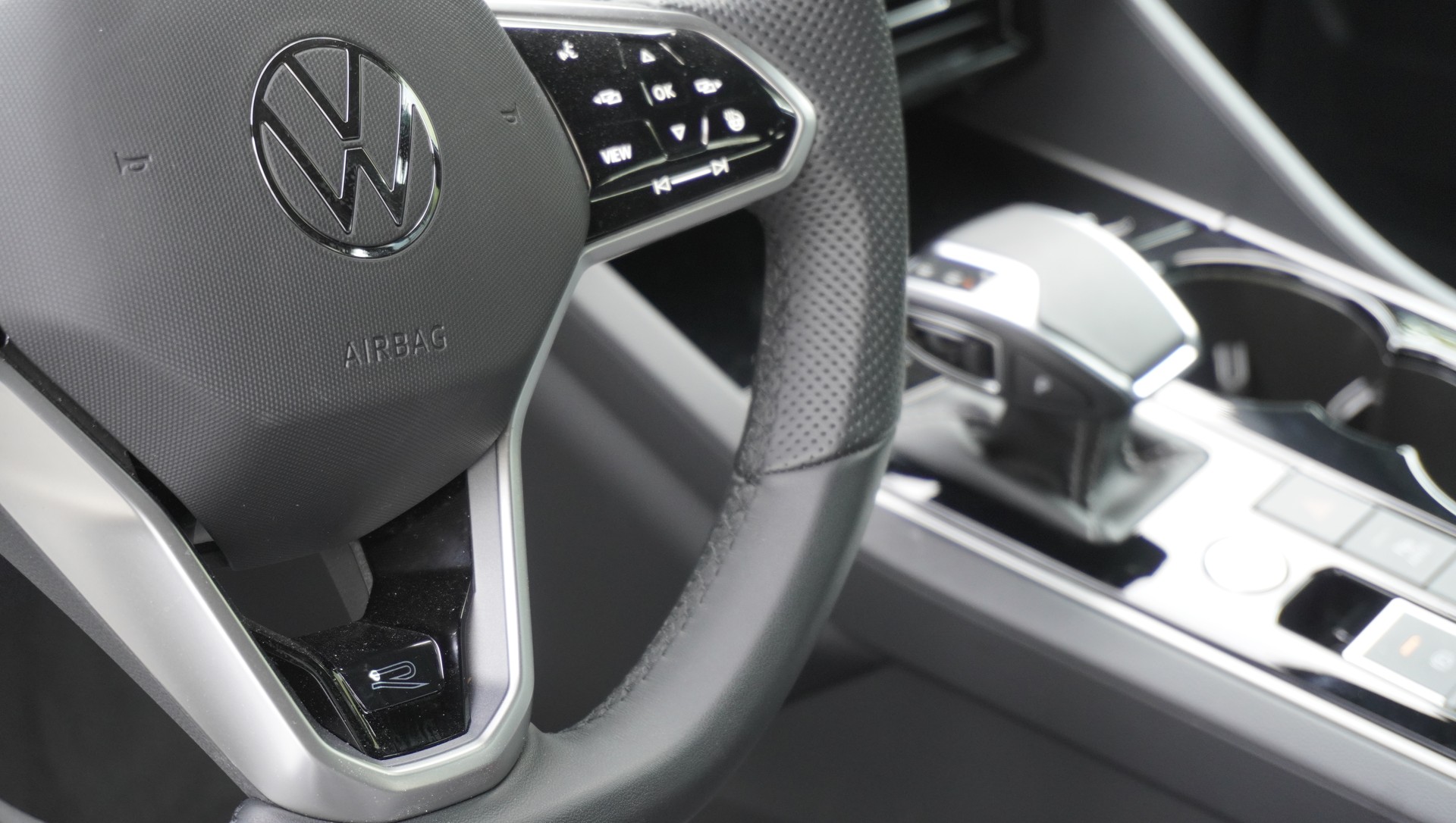 VW Touareg 3.0 TDI R Line Tiptronic-image-20