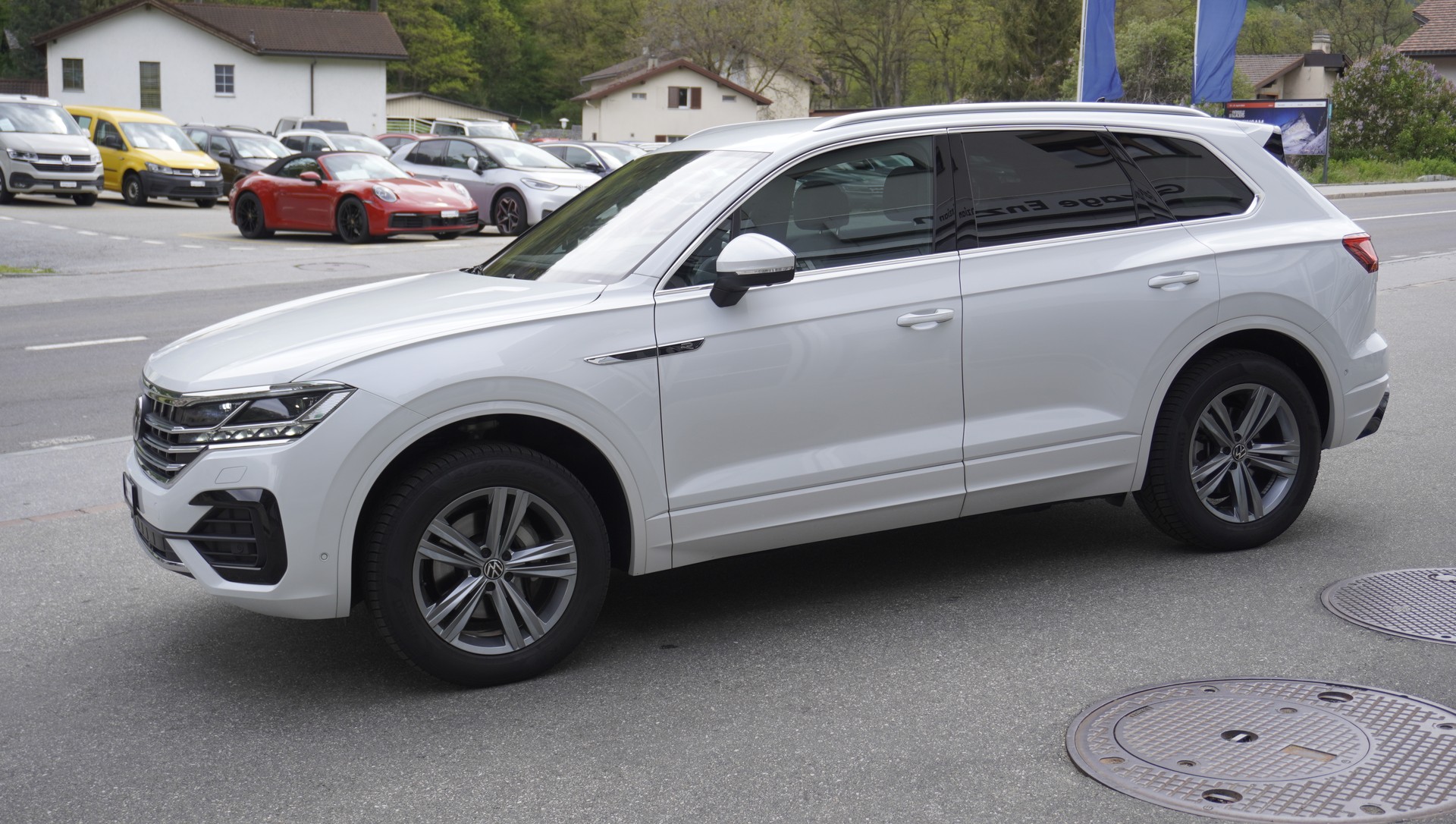 VW Touareg 3.0 TDI R Line Tiptronic-image-12