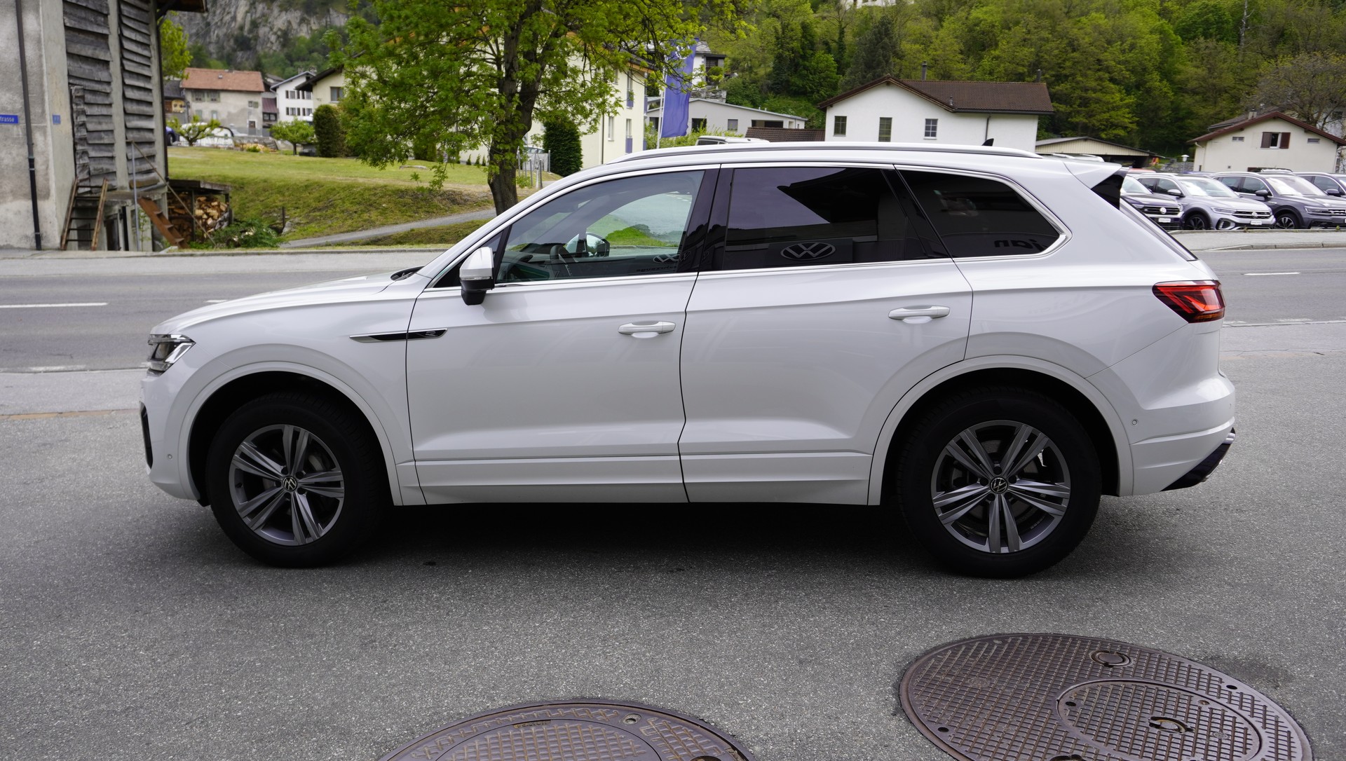 VW Touareg 3.0 TDI R Line Tiptronic-image-11