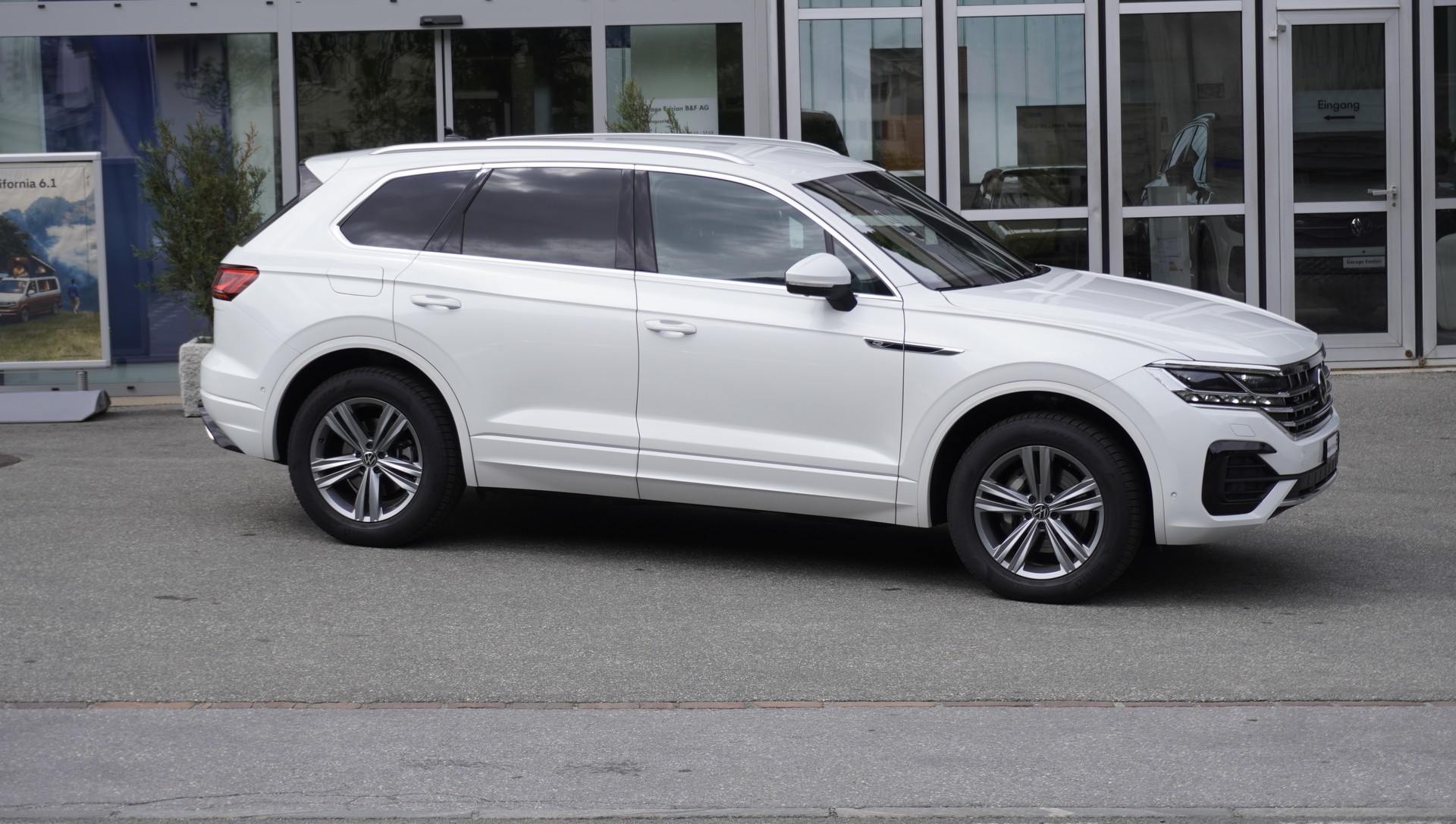 VW Touareg 3.0 TDI R Line Tiptronic-image-5