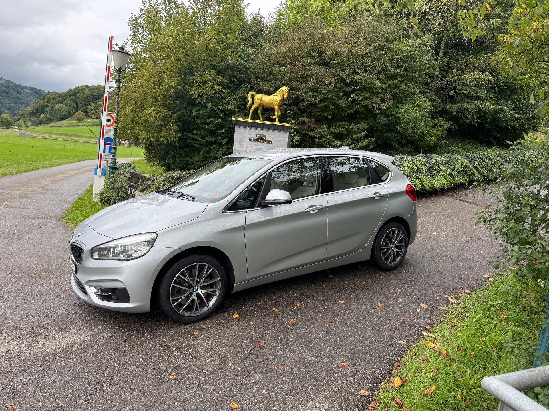 BMW 225i xDrive Active Tourer Luxury Line Steptronic-showroom-element-3