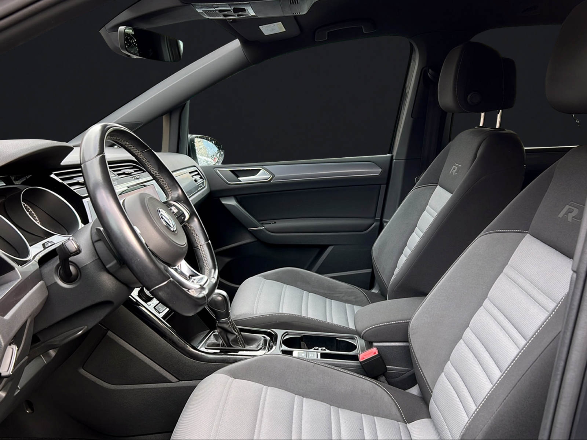 VW Touran 1.4 TSI BlueMT Highline-image-6