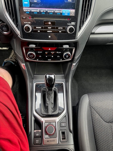 SUBARU Forester 2.0i e-Boxer Swiss Plus Lineartronic-image-6