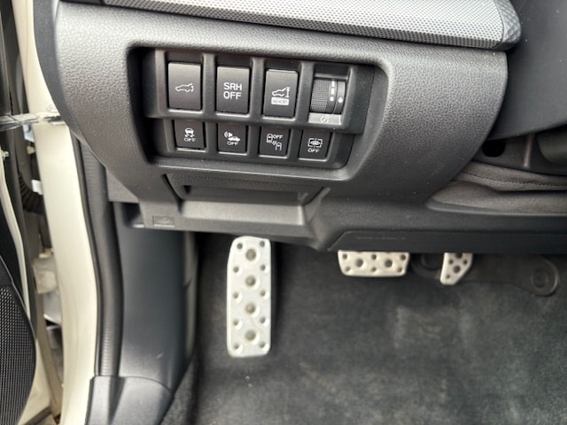 SUBARU Forester 2.0i e-Boxer Swiss Plus Lineartronic-image-15