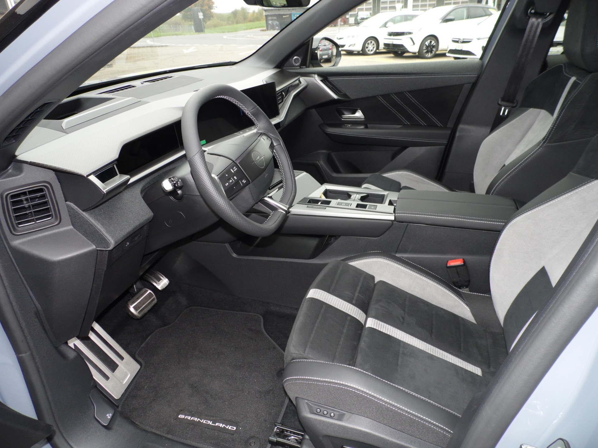 OPEL Grandland Elektro 73kWh Ultimate 4WD-image-8