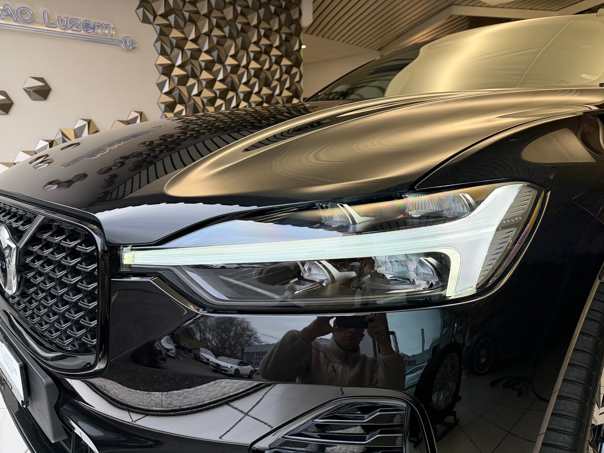 VOLVO XC60 T6 eAWD R-Design Geartronic | SoH 95,6%-image-20