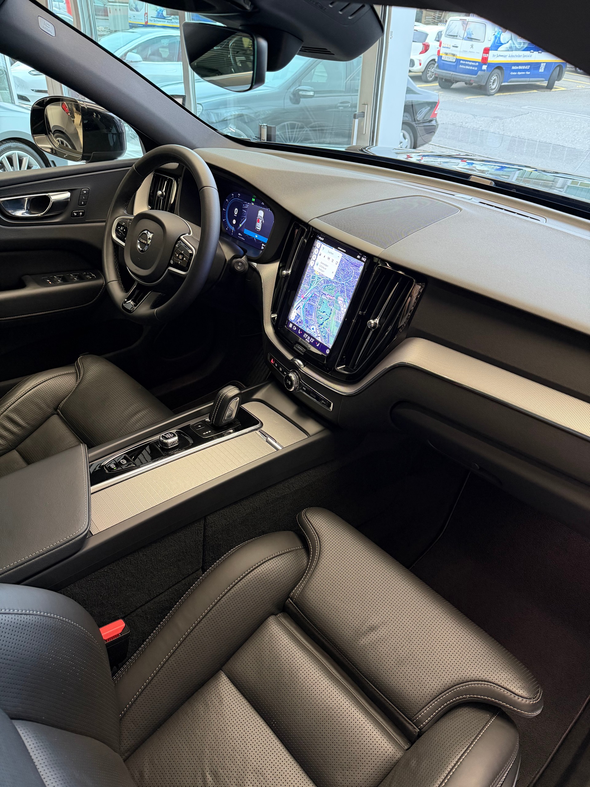 VOLVO XC60 T6 eAWD R-Design Geartronic | SoH 95,6%-image-15