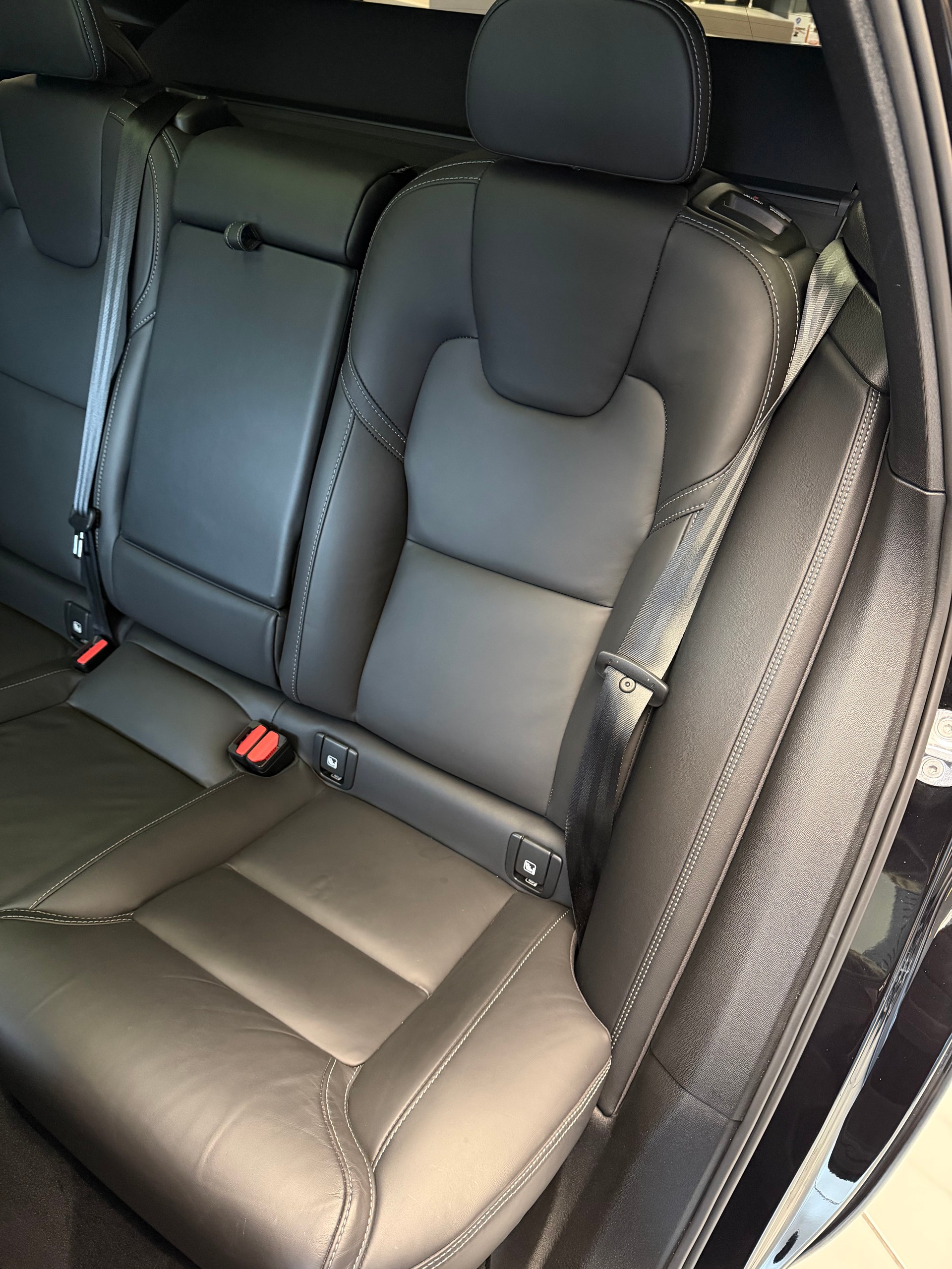 VOLVO XC60 T6 eAWD R-Design Geartronic | SoH 95,6%-image-8
