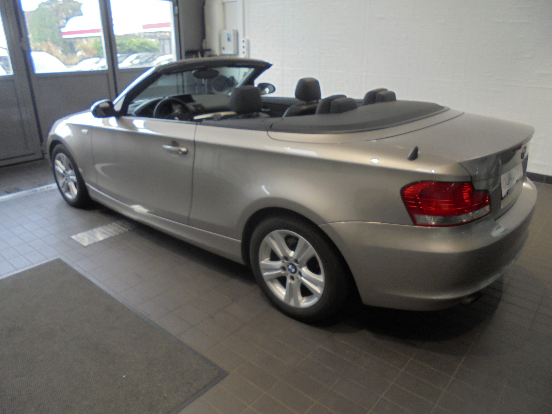 BMW 120i Cabrio Steptronic-image-4