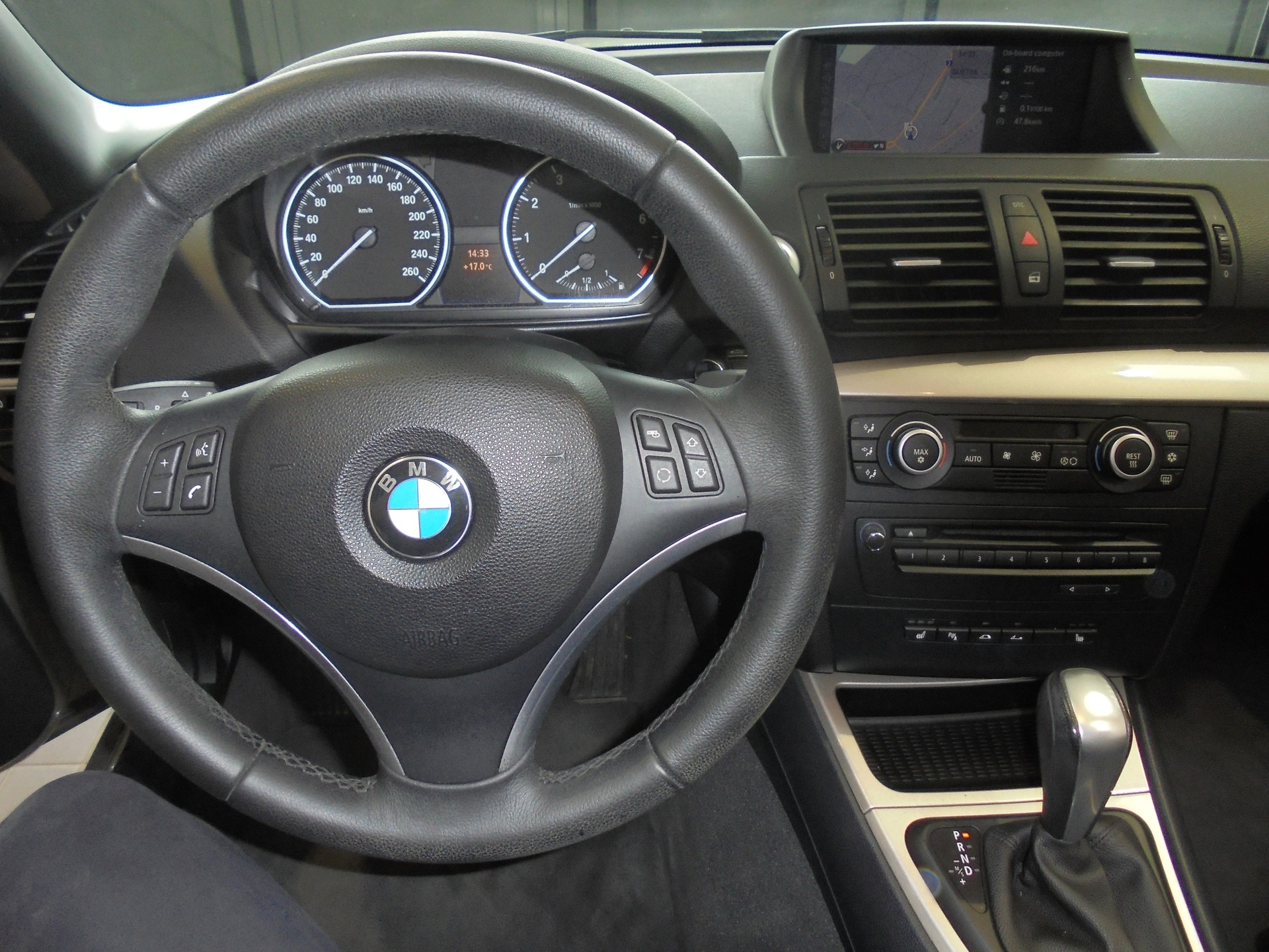 BMW 120i Cabrio Steptronic-image-7