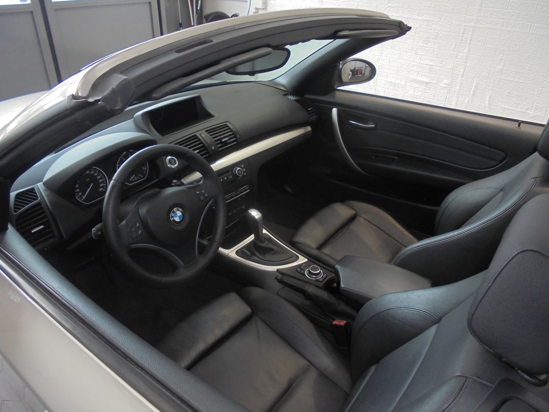 BMW 120i Cabrio Steptronic-image-10