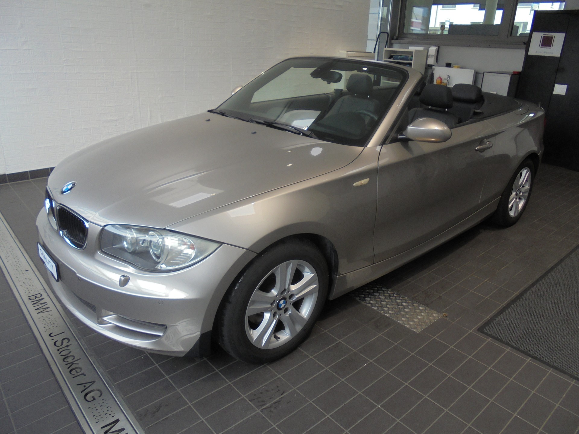 BMW 120i Cabrio Steptronic-image-1