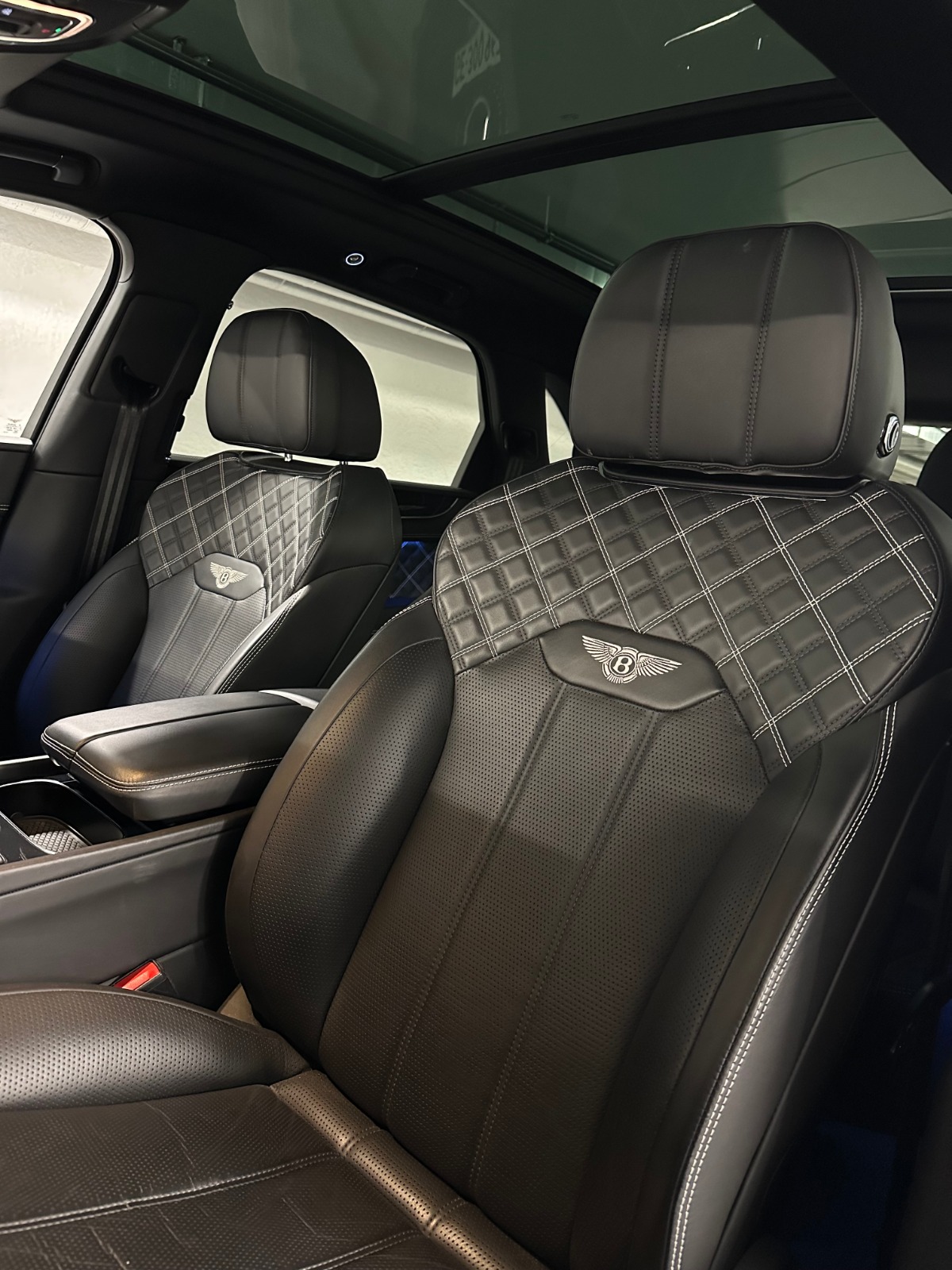 BENTLEY Bentayga V8-image-7