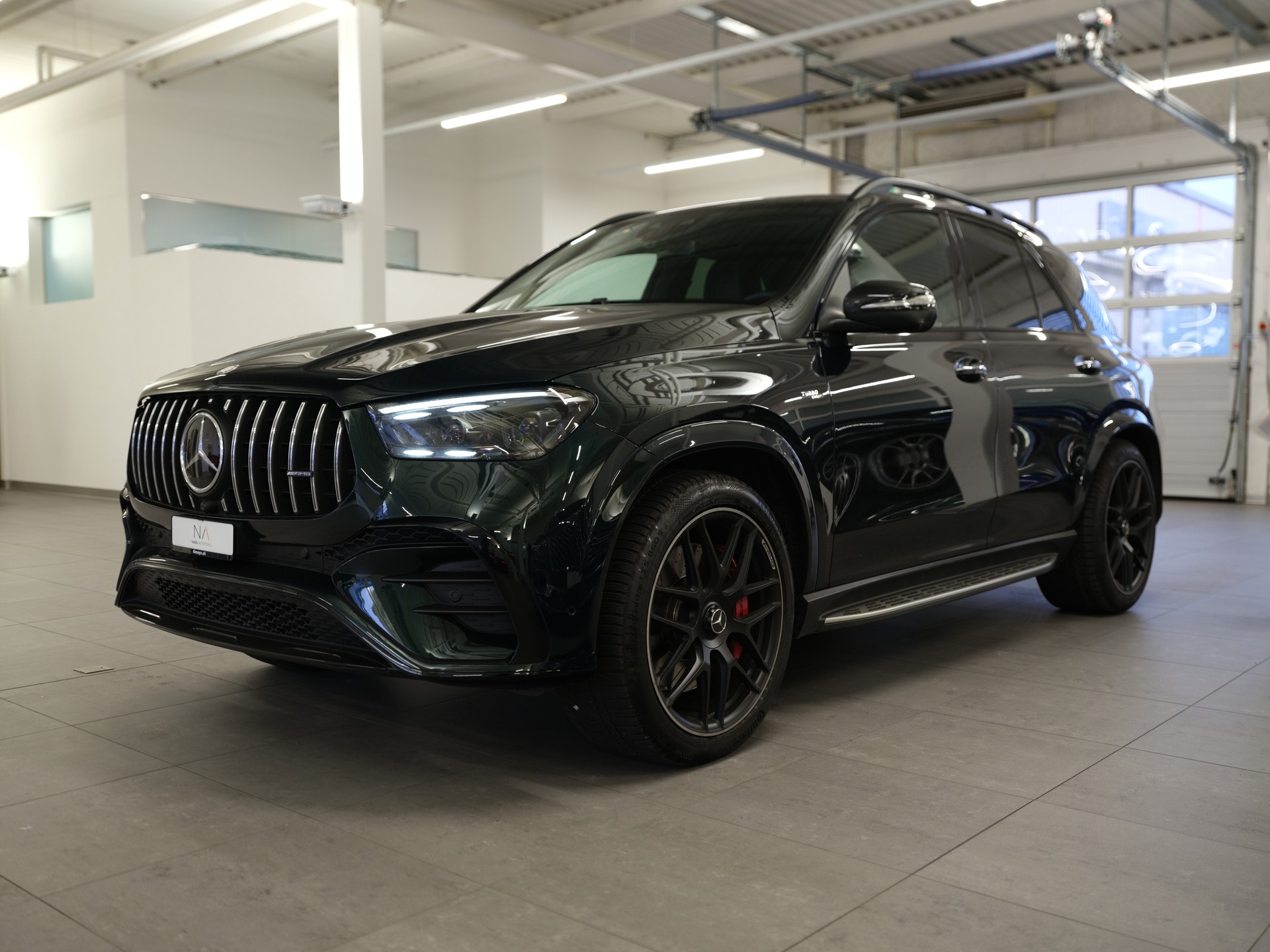 MERCEDES-BENZ GLE 53 AMG 4Matic+ 9G-Speedshift *Pano* *Head-Up* *Burmester* *Carbon Paket* *Sitzbelüftung*-showroom-element-3