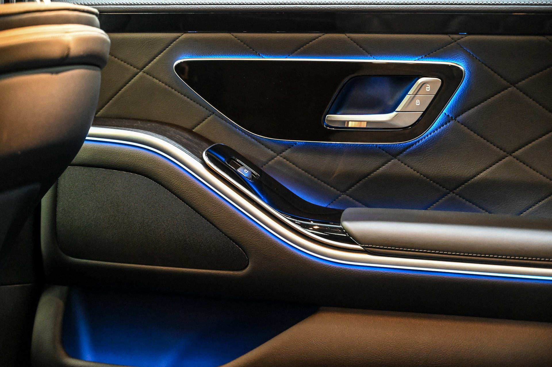 MERCEDES-BENZ S 500 V6 4matic lang-image-28