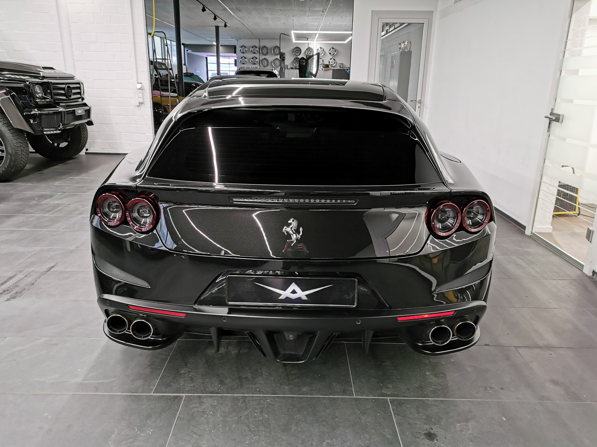 FERRARI GTC 4 LUSSO DAYTONA NERO ALL BLACK 70 ANNI PANO JBL BEIFAHRERDISPLAY GESTEPPTE SITZE CARBON LENKRAD MIT SCHALTANZEIGE LIFT AFS-image-5