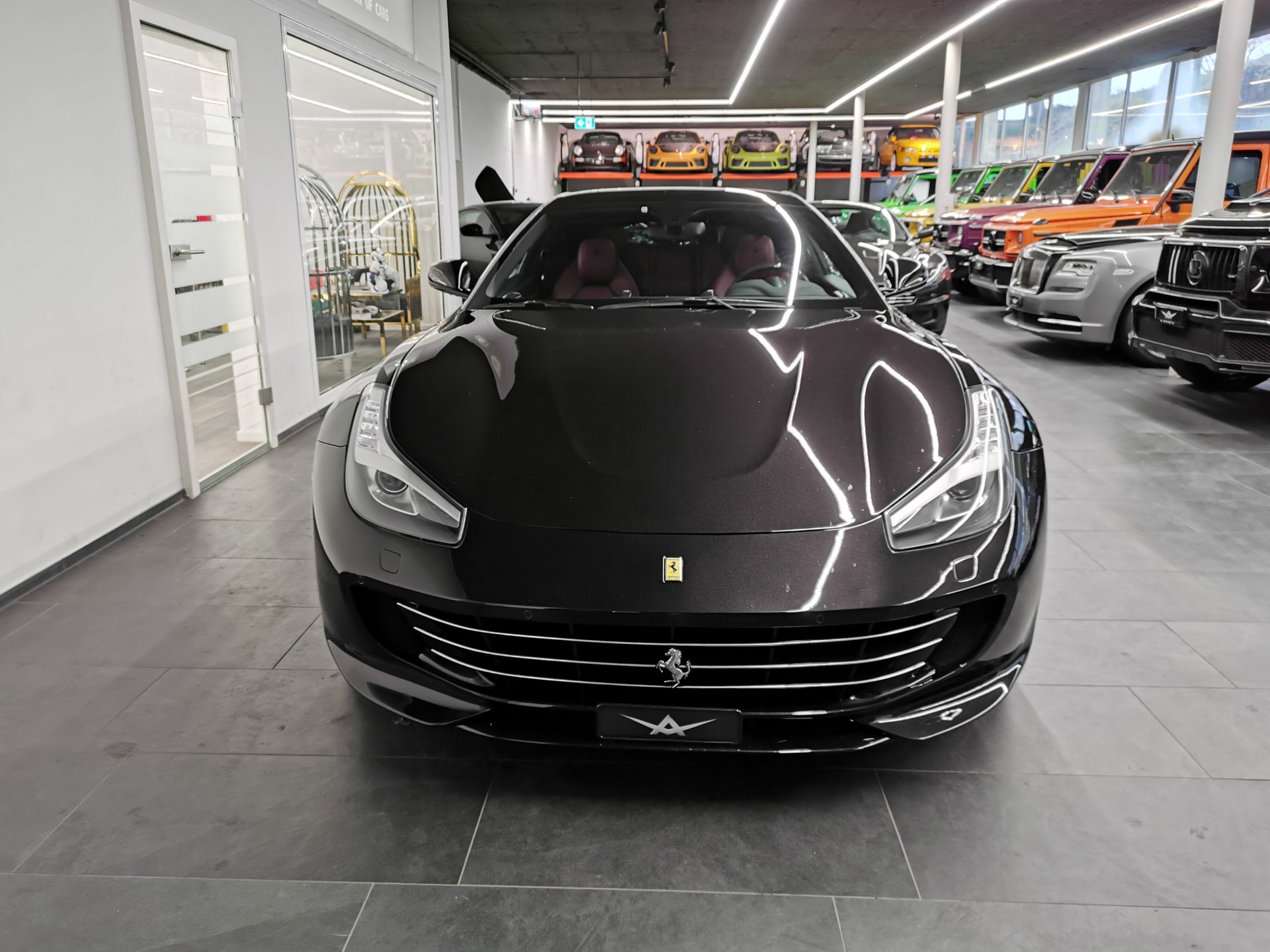 FERRARI GTC 4 LUSSO DAYTONA NERO ALL BLACK 70 ANNI PANO JBL BEIFAHRERDISPLAY GESTEPPTE SITZE CARBON LENKRAD MIT SCHALTANZEIGE LIFT AFS-image-1