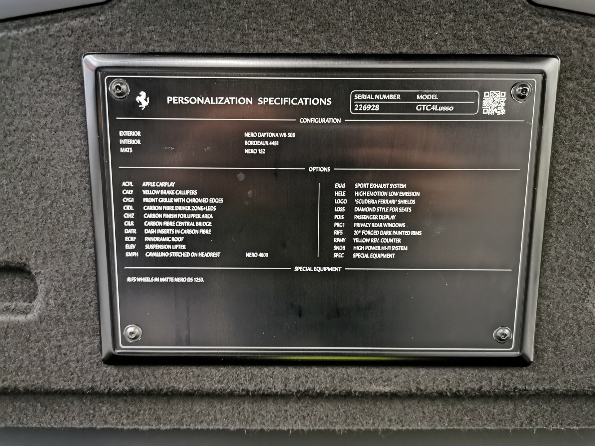 FERRARI GTC 4 LUSSO DAYTONA NERO ALL BLACK 70 ANNI PANO JBL BEIFAHRERDISPLAY GESTEPPTE SITZE CARBON LENKRAD MIT SCHALTANZEIGE LIFT AFS-image-15