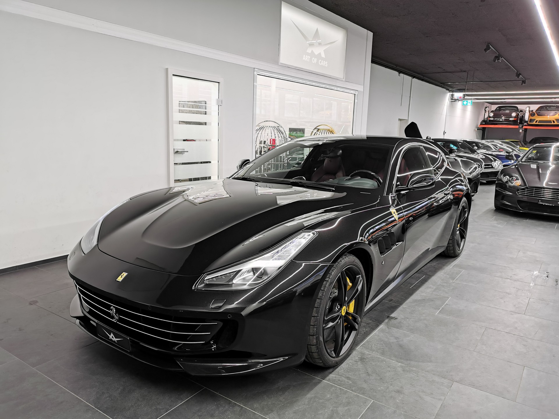 FERRARI GTC 4 LUSSO DAYTONA NERO ALL BLACK 70 ANNI PANO JBL BEIFAHRERDISPLAY GESTEPPTE SITZE CARBON LENKRAD MIT SCHALTANZEIGE LIFT AFS-image-2