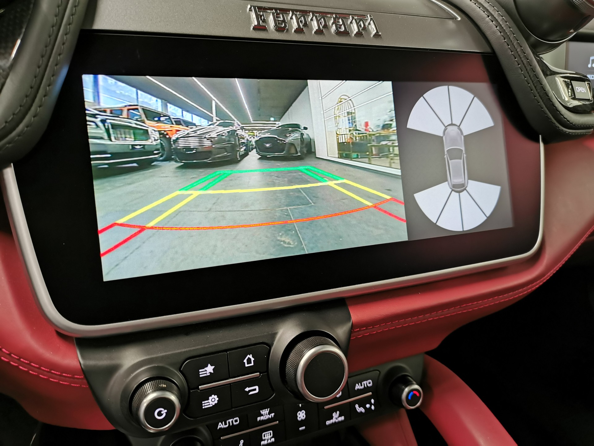 FERRARI GTC 4 LUSSO DAYTONA NERO ALL BLACK 70 ANNI PANO JBL BEIFAHRERDISPLAY GESTEPPTE SITZE CARBON LENKRAD MIT SCHALTANZEIGE LIFT AFS-image-13