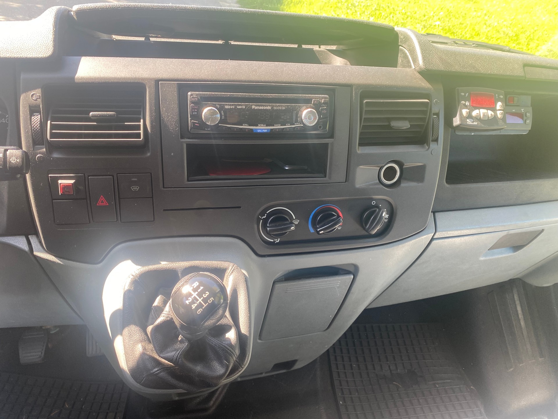 FORD Transit 2.4 TDCi 350 XL-image-12