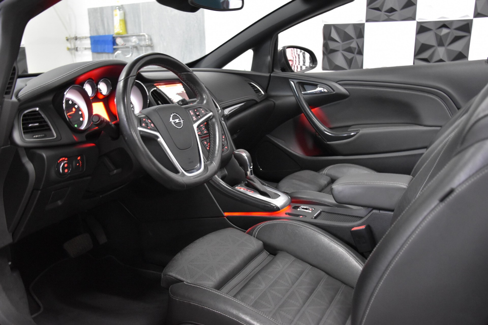 OPEL Cascada 1.6i 16V Cosmo Automat-image-11