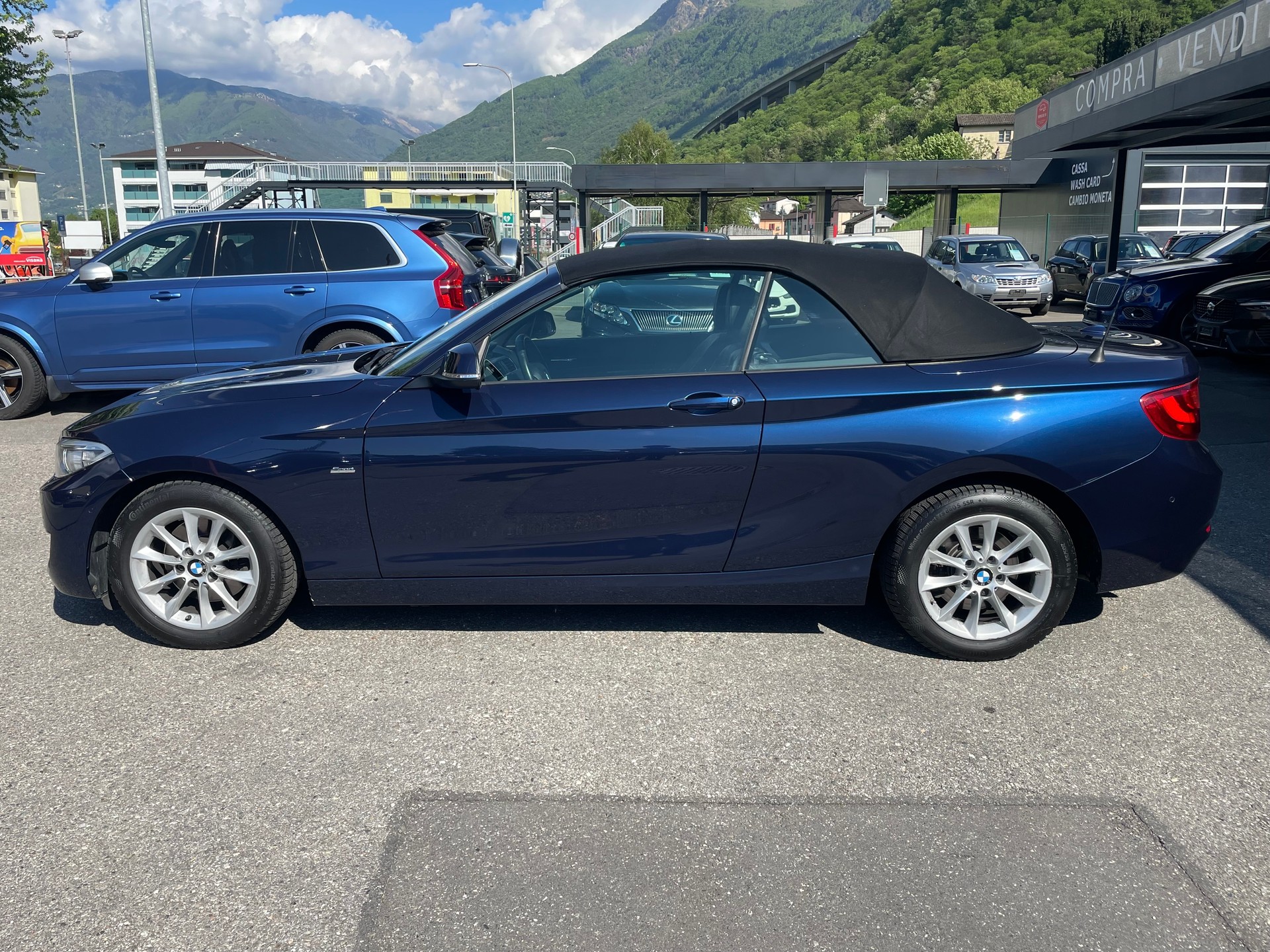 BMW 220i Sport Line Steptronic-image-2