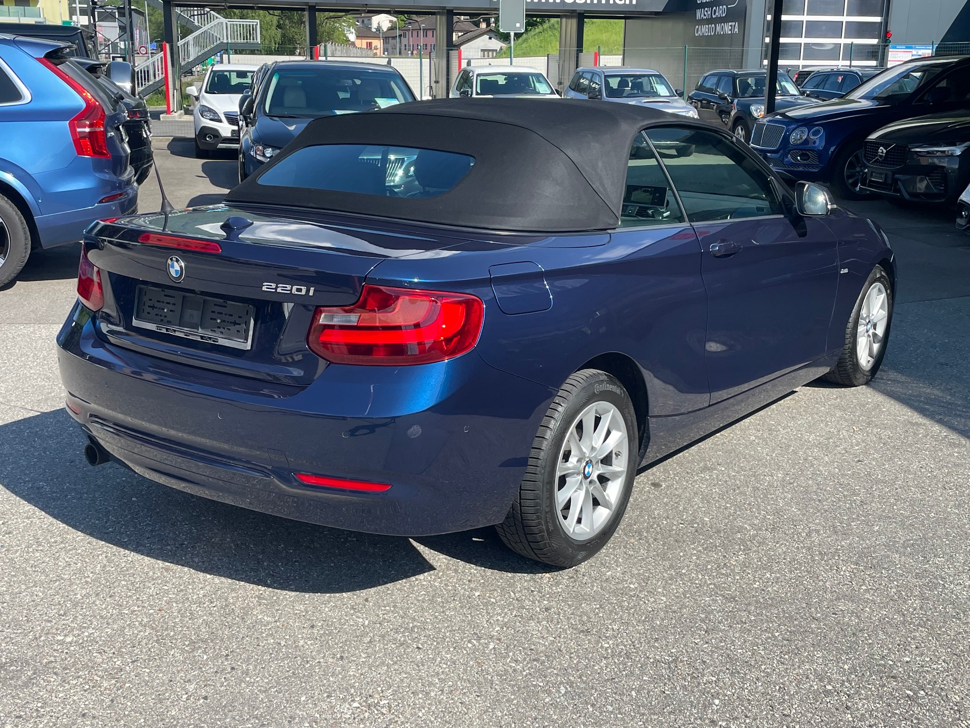 BMW 220i Sport Line Steptronic-image-5