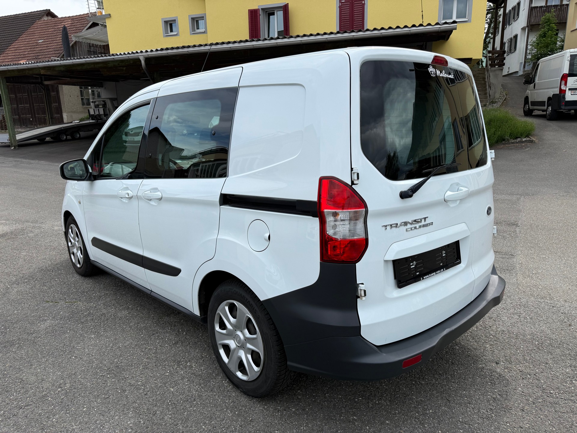 FORD Transit Courier Combi 1.5 TDCi Ambiente-image-2