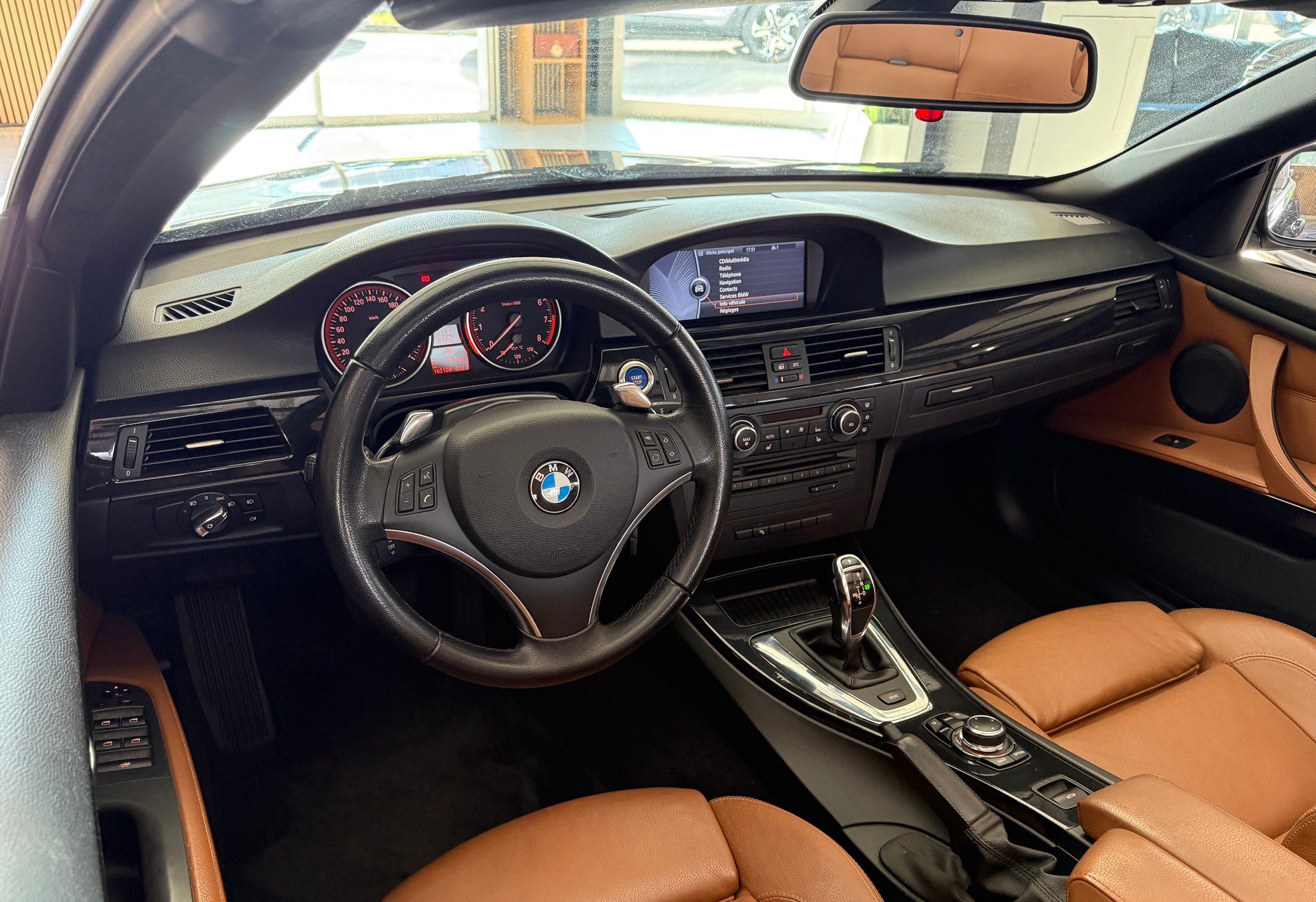 BMW 335i Cabriolet DSG-image-12