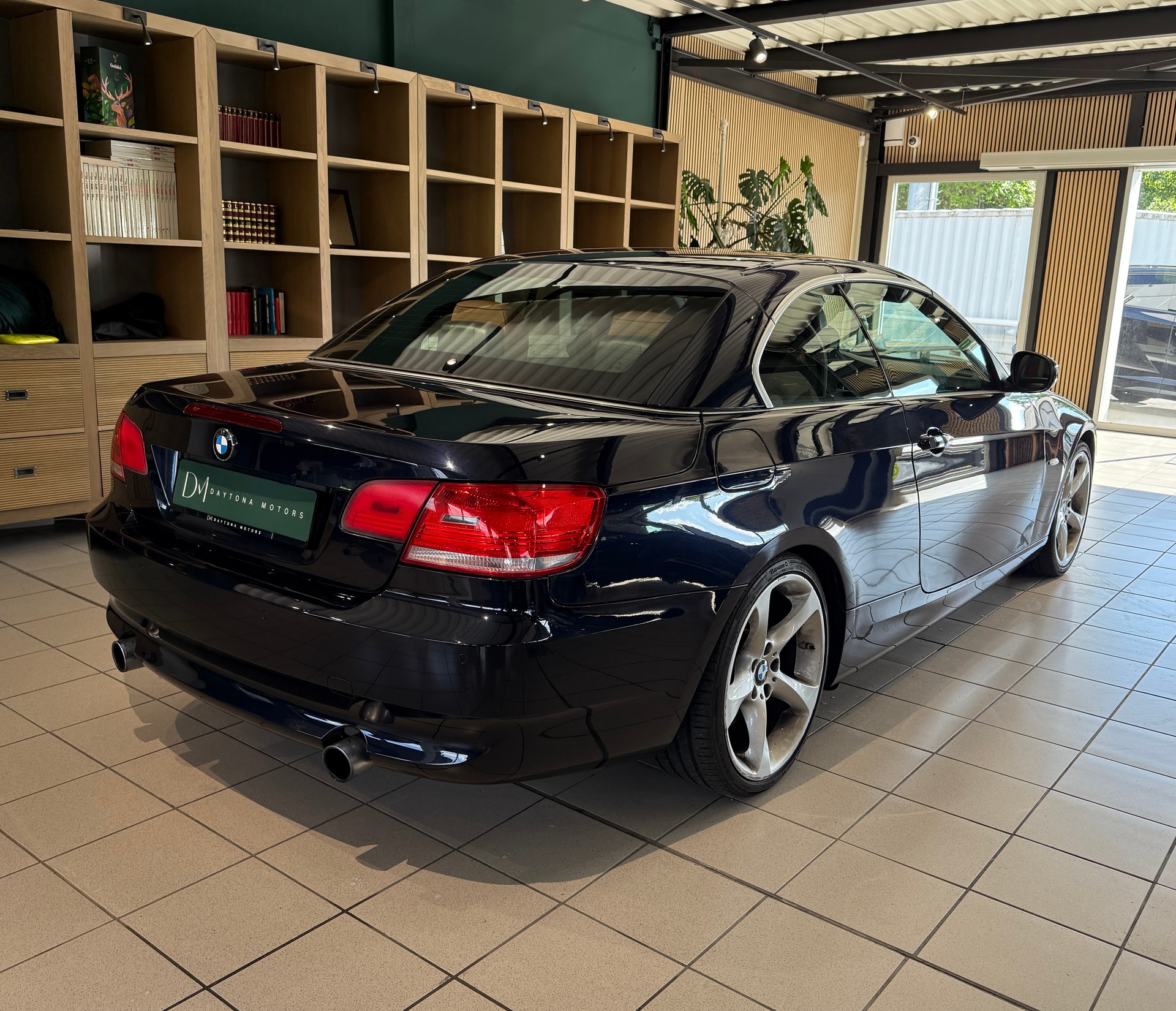 BMW 335i Cabriolet DSG-image-6