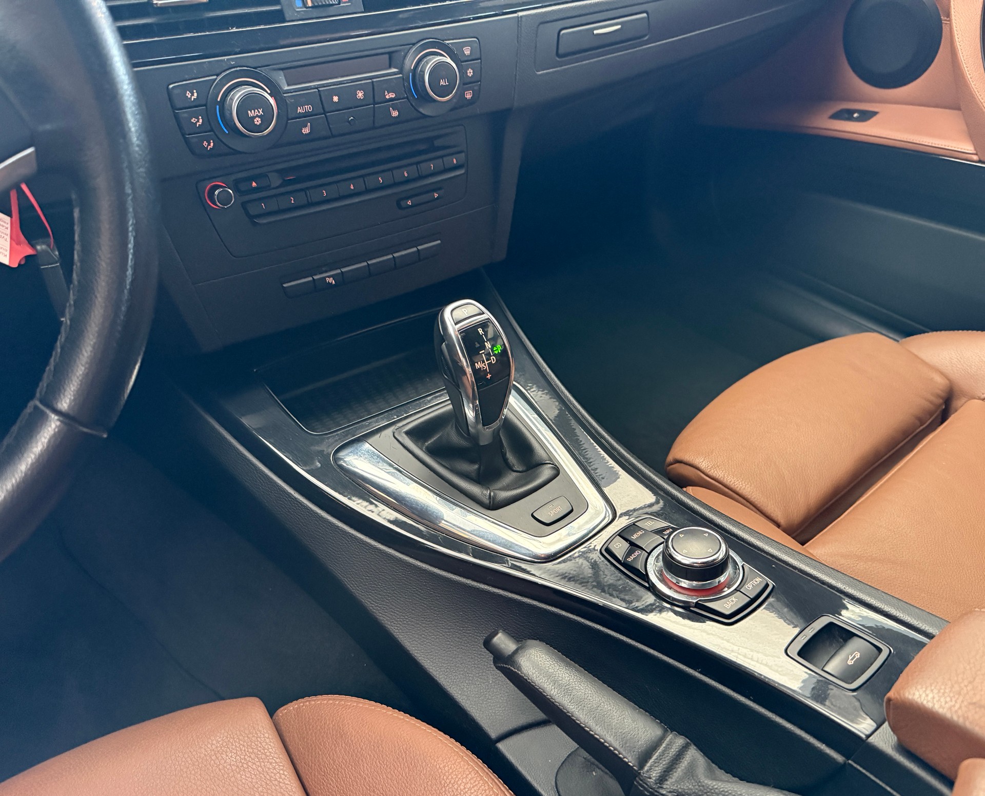 BMW 335i Cabriolet DSG-image-14